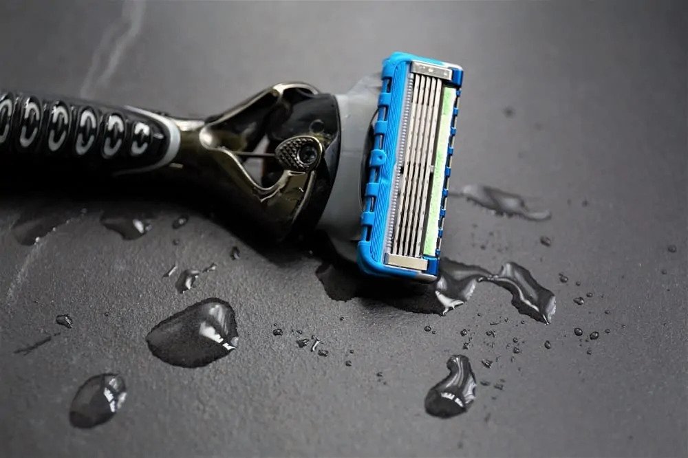 How to Clean Shaving Razor