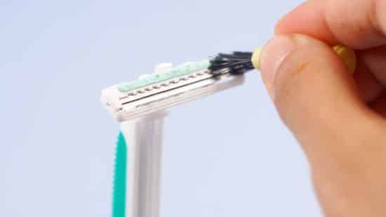 how to clean razor after shaving
