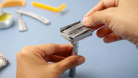 How to Clean a Razor Blade For Shaving