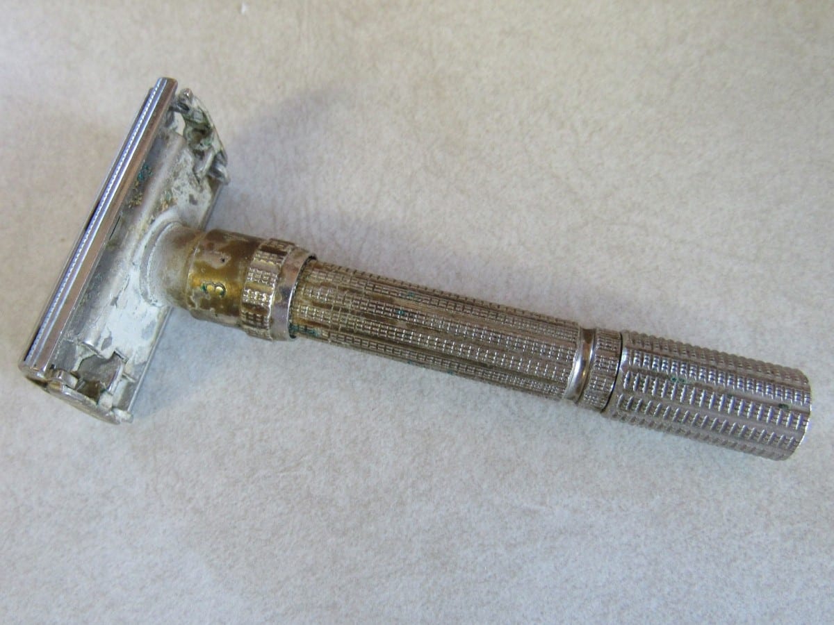 how to clean an old safety razor